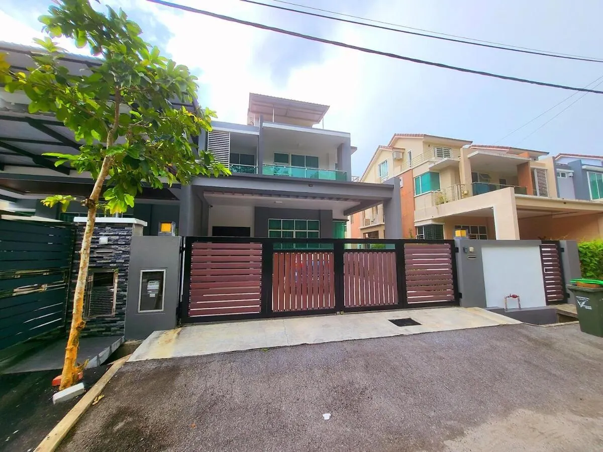 Sunday Villa 14 Pax With Jacuzzi Pool Langkawi Holiday home